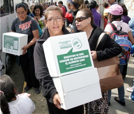 Inicia en Ecatepec la entrega de canastas alimenticias 2012