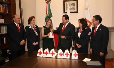 Con su donativo EAV inicia Colecta Nacional 2012 de la Cruz Roja