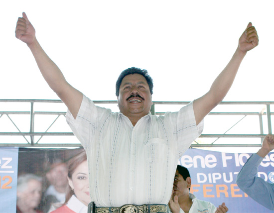 “Es tiempo de sacar adelante a México y a los municipios del distrito 40”: René Flores Martínez