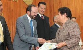 Apoya UAEM con becas a 76 por ciento de sus estudiantes