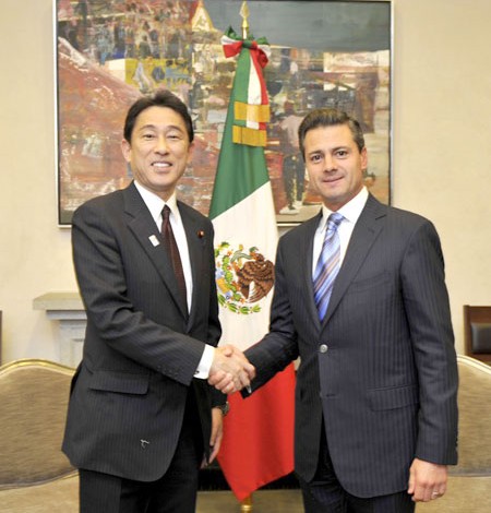 Se reúne Enrique Peña con Canciller de Japón, Fumio Kishida