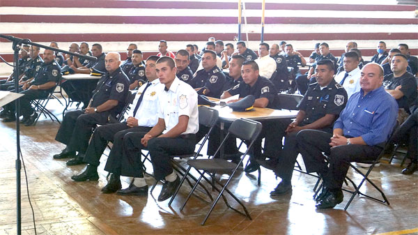 Ayuntamiento de Valle de Bravo evalúa a policías municipales