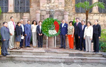 Vallesanos conmemoran Aniversario luctuoso de Nicolás Bravo