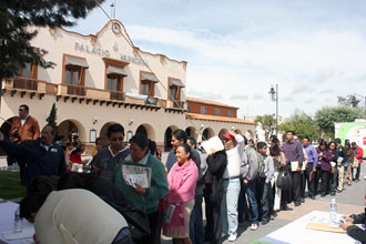 Realizan 6ta. Jornada de Empleo en Almoloya de Juárez