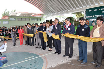 Erick Cedillo sigue cumpliendo: entrega arco-techo en la Escuela Ejército del Trabajo