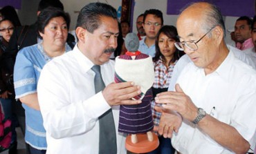 Reconoce experto japonés labor de artesanos temoayenses