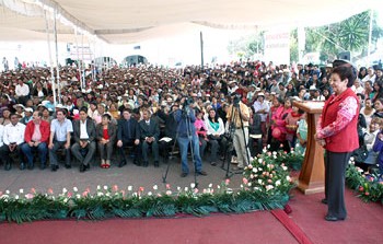 Elda Gómez Lugo festeja a las madres en su día