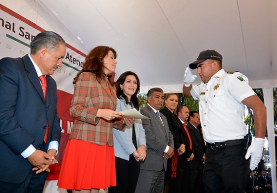 Gratifica ayuntamiento de San Mateo Atenco a policías, estudiantes y mayordomías
