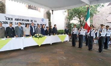 Conmemoran la consumación de la independencia de México