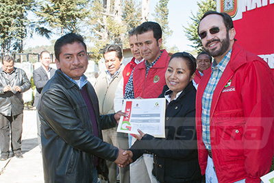 Equipan a escuelas de la Región