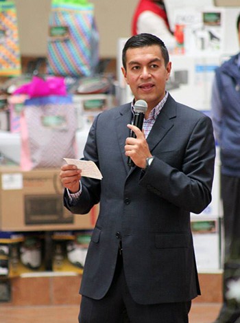 Erick Cedillo reconoce labor del magisterio