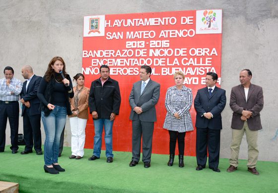 Olga Pérez pone en marcha obra, compromiso del gobernador Eruviel Ávila