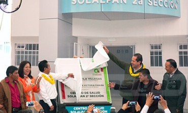 Eruviel Ávila y Efraín Victoria inauguran Centro de Salud