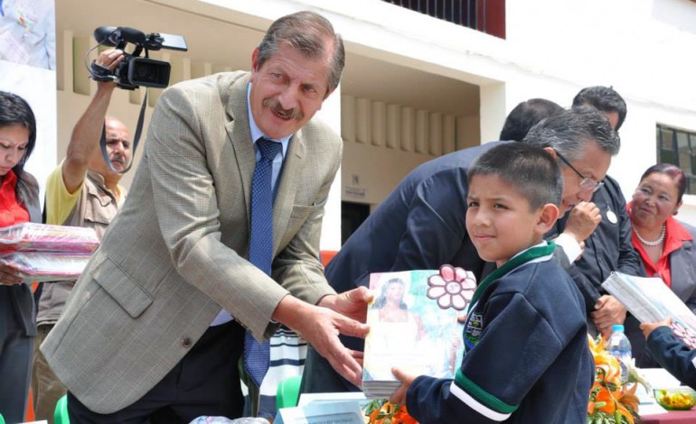 Inicia el ciclo escolar 2014-2015 en Valle de Bravo