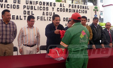 En Ocoyoacac, entregan uniformes a personal de Servicios Públicos