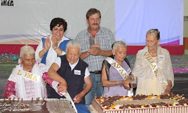 Agasajan a abuelitos de Valle de Bravo