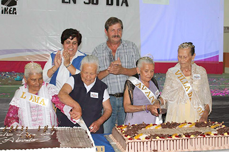 Agasajan a abuelitos de Valle de Bravo