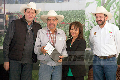 Eruviel Ávila y Sara Domínguez, aliados del campo