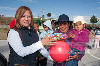 En Temoaya, entregan DIF Municipal y Ayuntamiento 38 mil juguetes con motivo del Día de Reyes