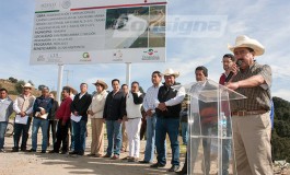 Efraín Victoria gestiona obras viales por más de 26 millones de pesos
