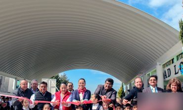 Arco techo y juguetes, grato regalo de día de reyes