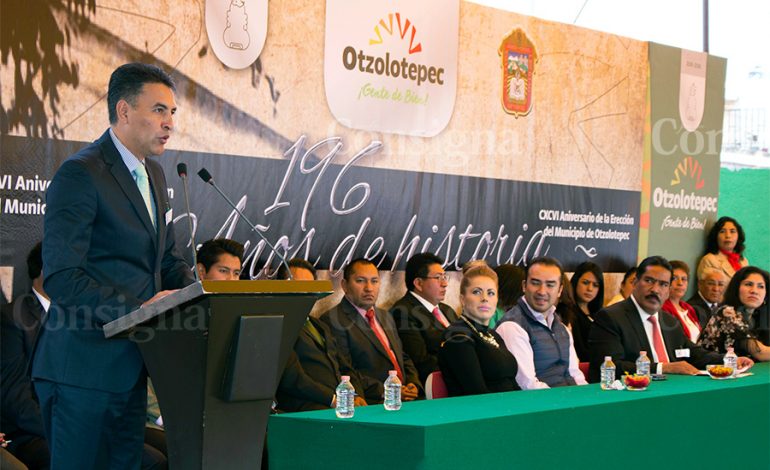 A seguir abonando para el progreso de Otzolotepec exhortó Boris Quiroz
