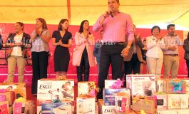 Celebra César Serrano el Día de las Madres con sorpresas y regalos