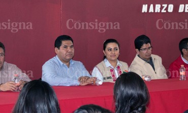 Eduardo Zarzosa cumple compromisos con la gente de El Oro