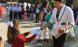 Reconoce Diana Pérez el esfuerzo de estudiantes del nivel básico