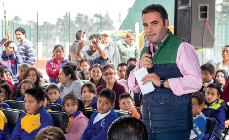 Inaugura Armando Torres Plaza Estado de México
