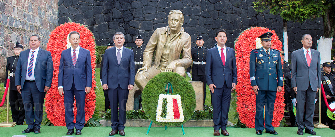 Recuerdan al tianguistecano Carlos Hank González en el XC aniversario de su natalicio