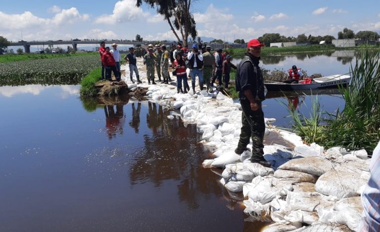 Reparan fisura en Río Lerma; los estragos persisten en San Mateo Atenco