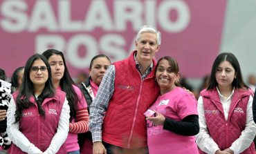  Reciben 4 mil amas de casa, de 66 municipios mexiquenses, tarjetas del Salario Rosa