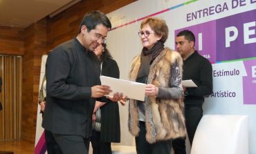 Entregan estímulos económicos a 72 creativos mexiquenses
