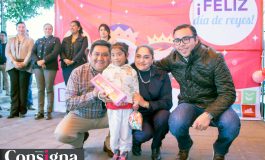 Ayuntamiento y DIF Municipal consienten a niños de Tenango del Valle con motivo de Día de Reyes
