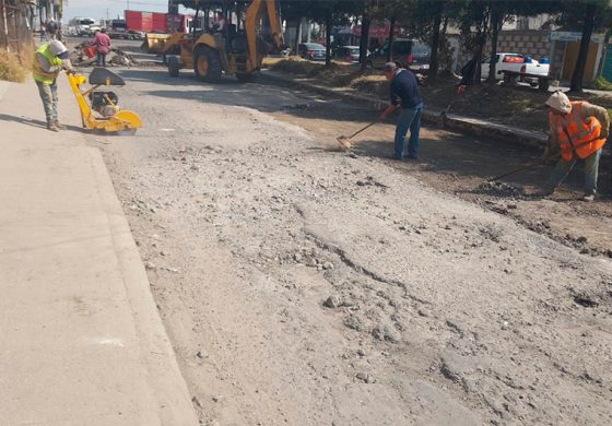 Intensifica Toluca rehabilitación de calles a través del bacheo