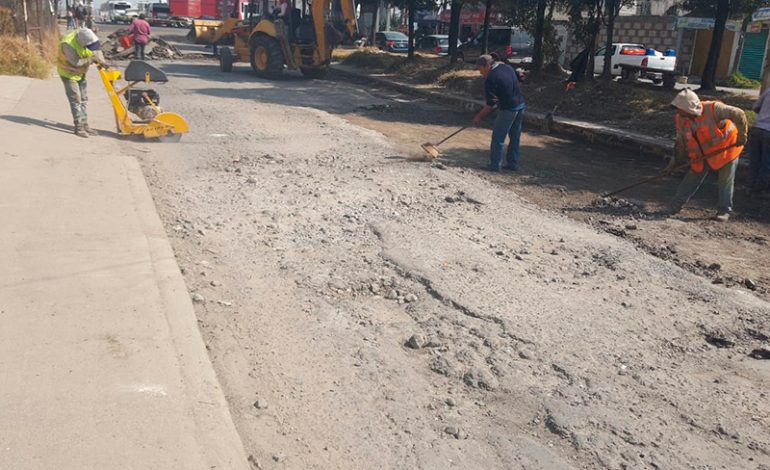 Intensifica Toluca rehabilitación de calles a través del bacheo