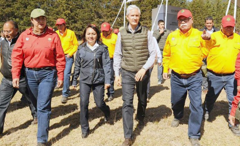 Hospital y universidad para Donato Guerra pide alcaldesa al gobernador