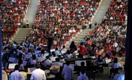Cautiva a metepequenses Coro y Orquesta Sinfónica Esperanza Azteca