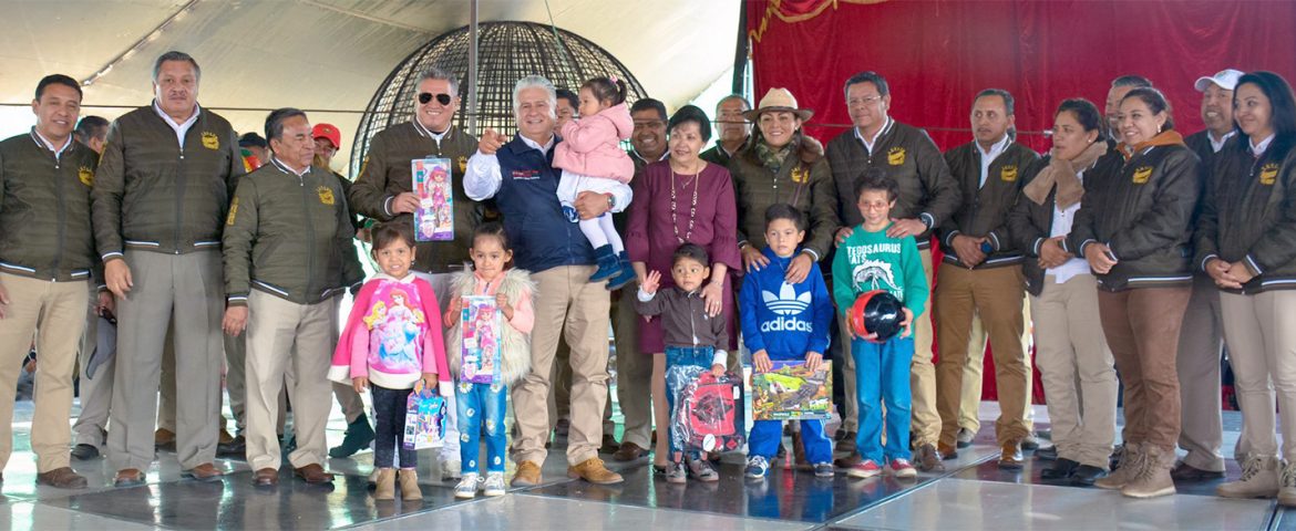 Magno festejo de Día de Reyes para seis mil niños realiza SUTEYM