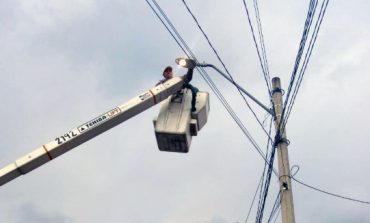 Rehabilitan alumbrado público en varios puntos de Toluca