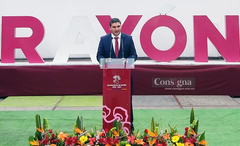 Leonel González Talavera rinde informe de 100 Días