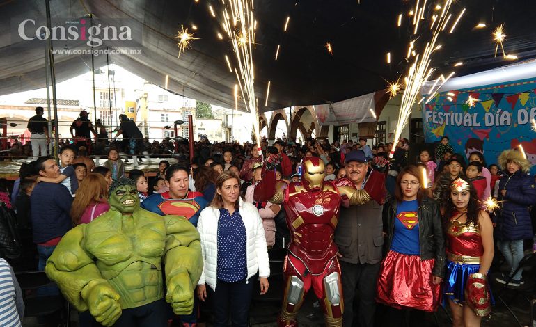 Reparten Ayuntamiento y DIF Municipal 15 mil juguetes a niños calimayenses