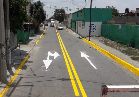 Renuevan autoridades señalamiento vial en calles en Toluca