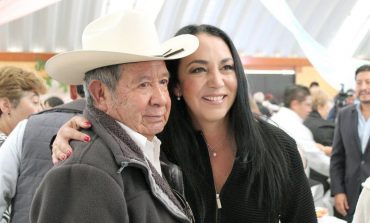 Homenajean a abuelitos de Metepec