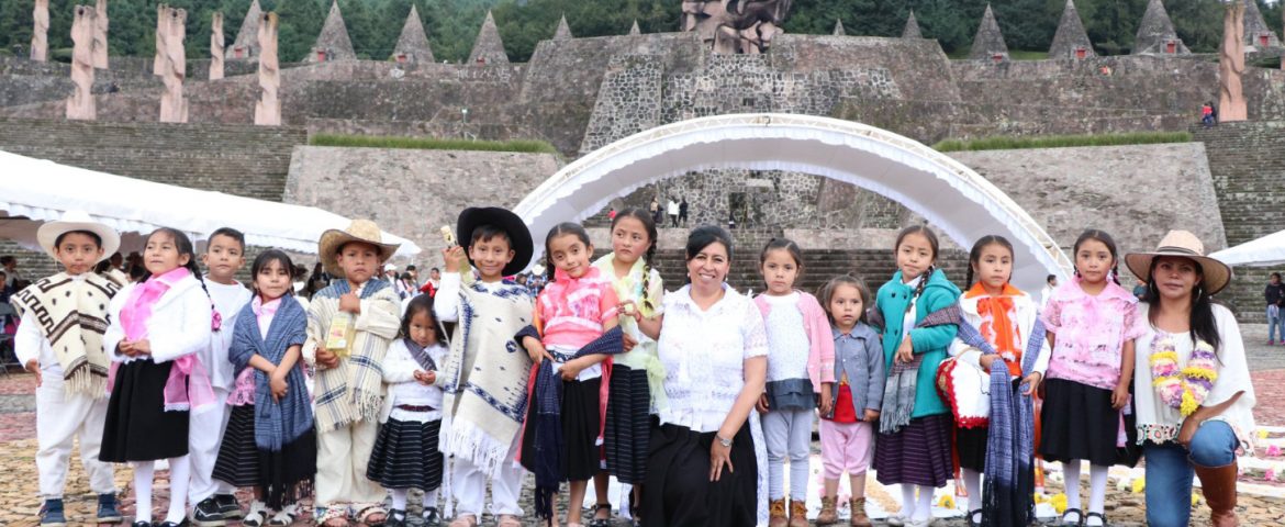 Celebran 39 años del Centro Ceremonial Otomí