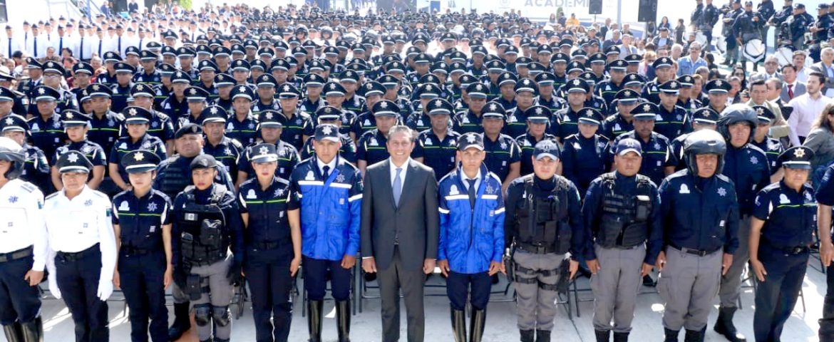 Dan a conocer nuevos uniformes de la Policía de Toluca