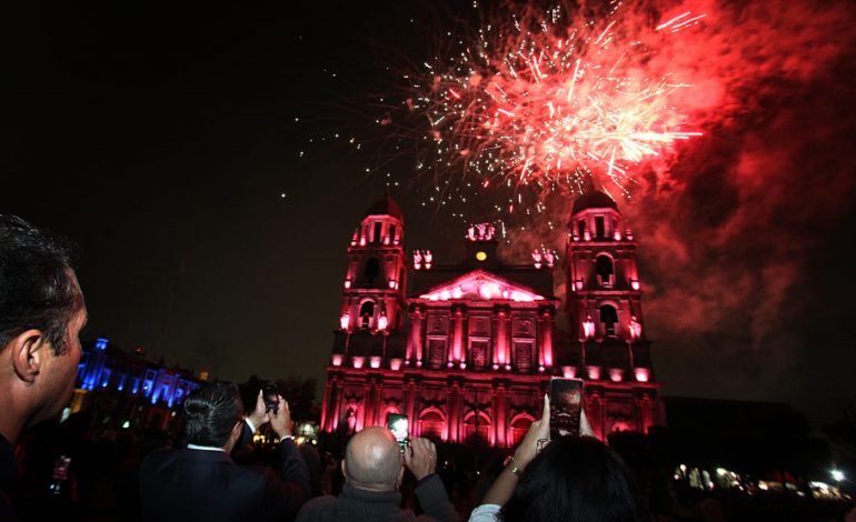 Con luces y música, Catedral cobra vida y cuenta la historia de Toluca