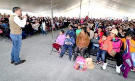 Celebra Juan Rodolfo Día de reyes en delegaciones de Toluca