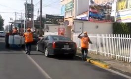 Sin interrupciones, sanitización de espacios públicos y mobiliario urbano en Toluca